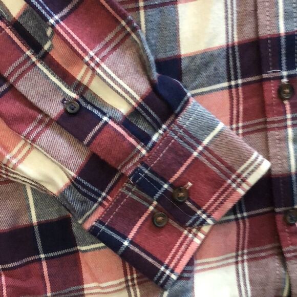 NWT Izod Flannel temperature regulating button down shirt size large. - Picture 6 of 8